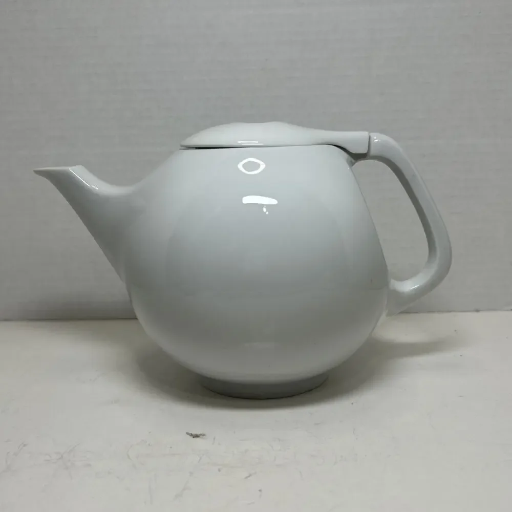 Rare Fürstenberg White Porcelain Teapot Minimalist Modern Form 68414 Germany